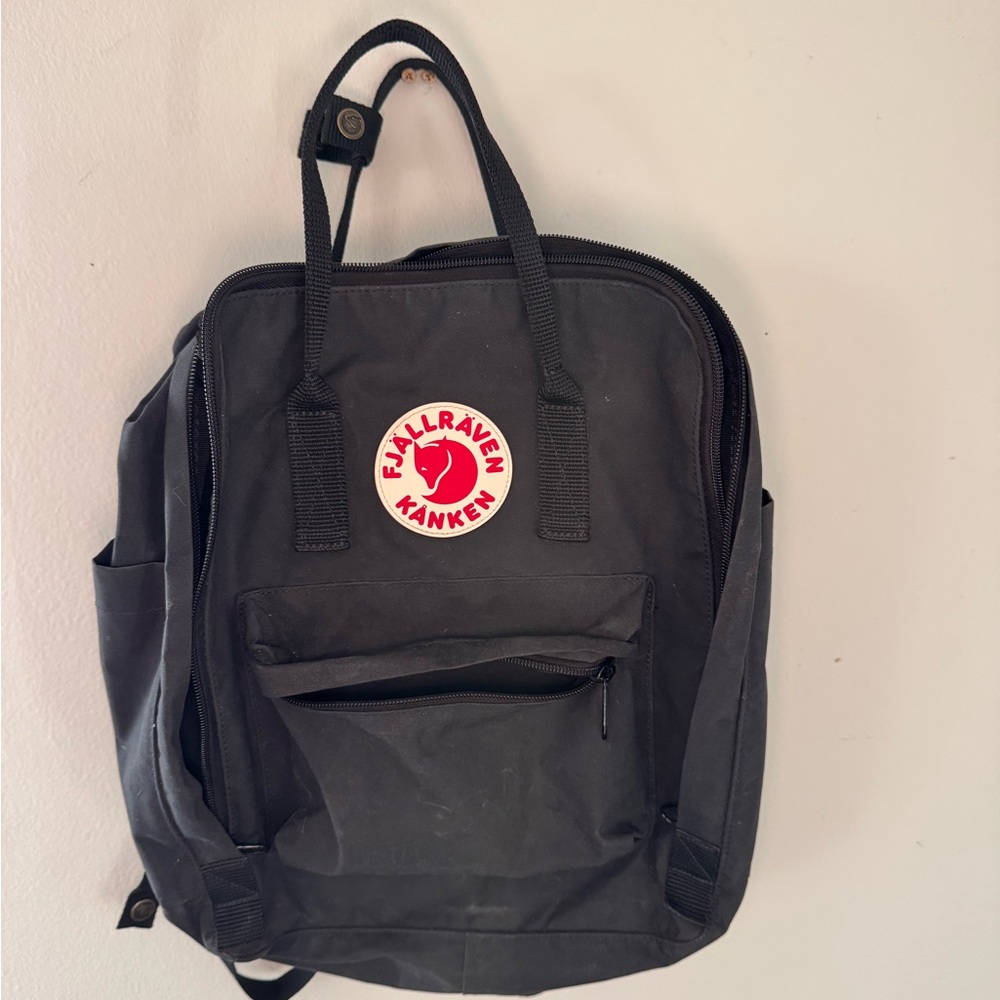 Fjallraven Kånken Charcoal Backpack